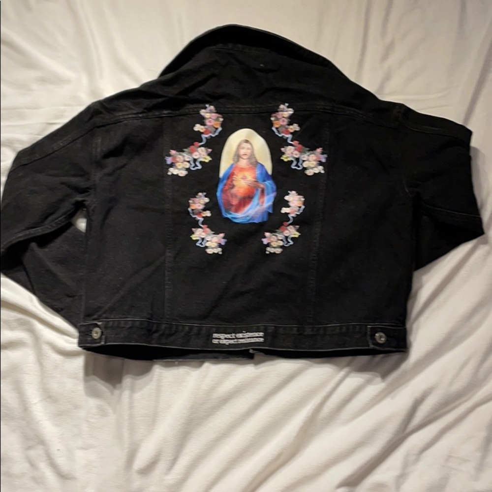 Sculptor Black Denim Jacket w/decorative back.